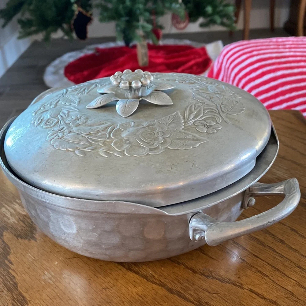 Vintage Everlast Hand Forged Aluminum Casserole Bowl with Lid 8” Interior